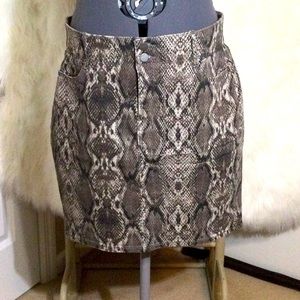 Apt 9 Mid Rise Tummy Control Skirt